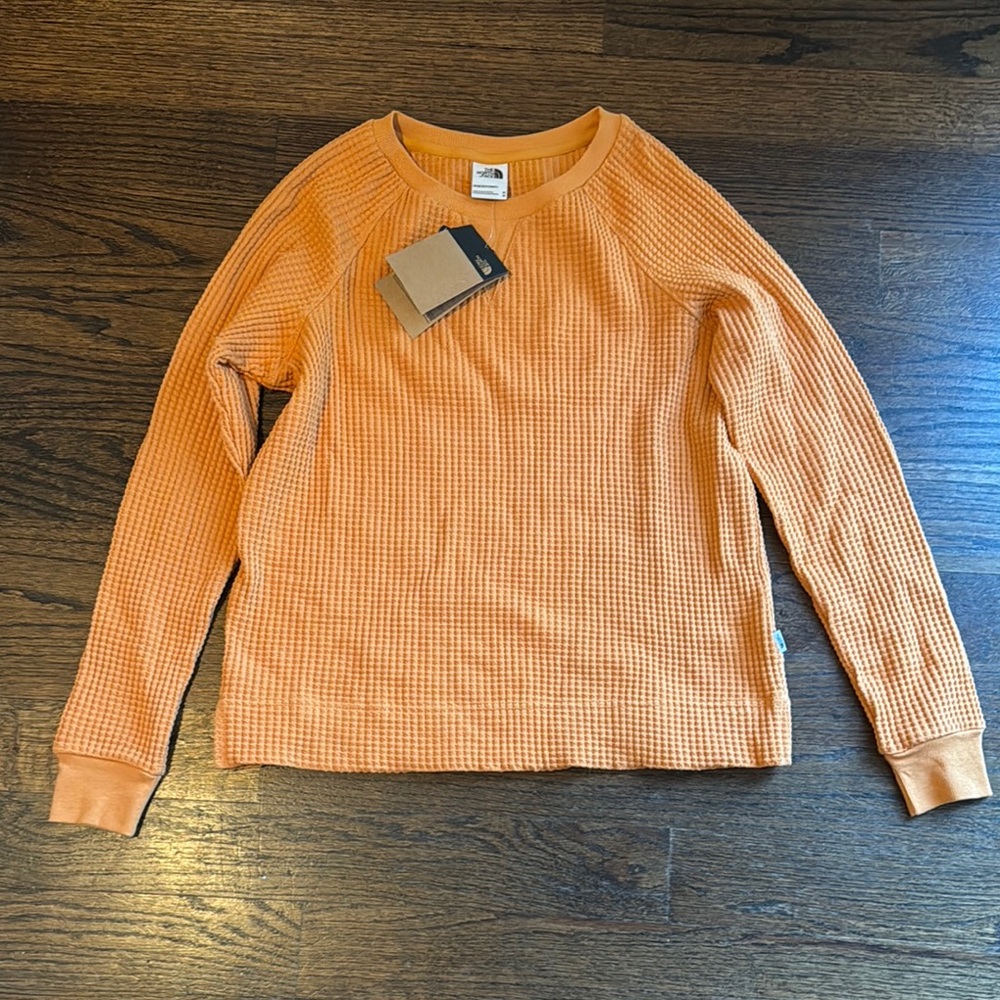 The North Face Women’s Chabot Crew Long Sleeve Waffle Knit Top.  Size M. NWT.